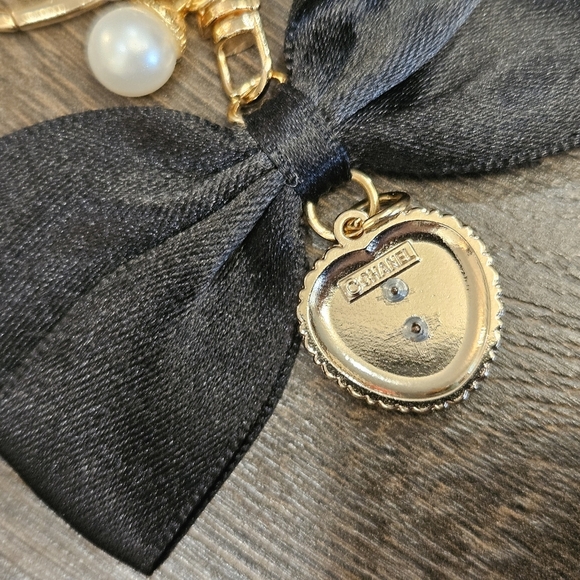 NEW Bow Bag Charm/ Keychain In Choice of Black or Pink Featuring Chanel Charm - Picture 5 of 7
